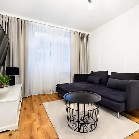 Wola Golden Apartmán Varšava