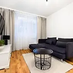 Wola Golden Apartment Warschau