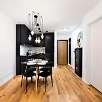 Apartment Wola Golden