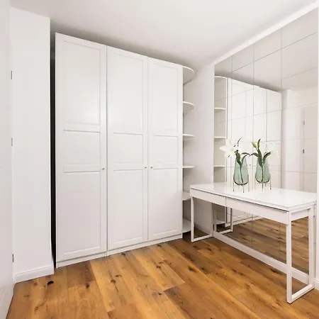 Wola Golden Apartment