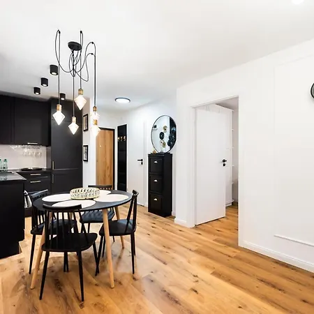 Apartment Wola Golden *